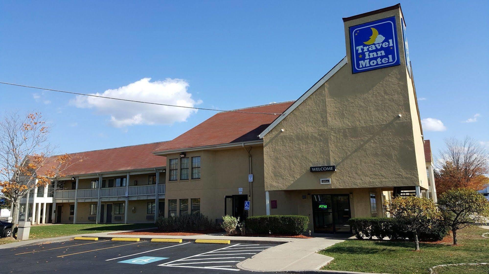 Travel Inn Motel Hartford Exterior foto